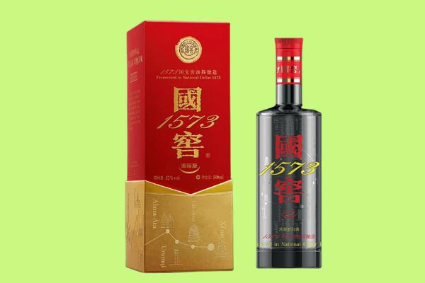 多伦县回收国窖1573.jpg